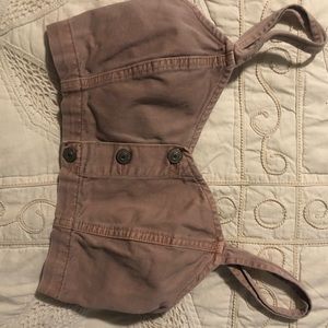 Women’s size 4 American eagle crop top.